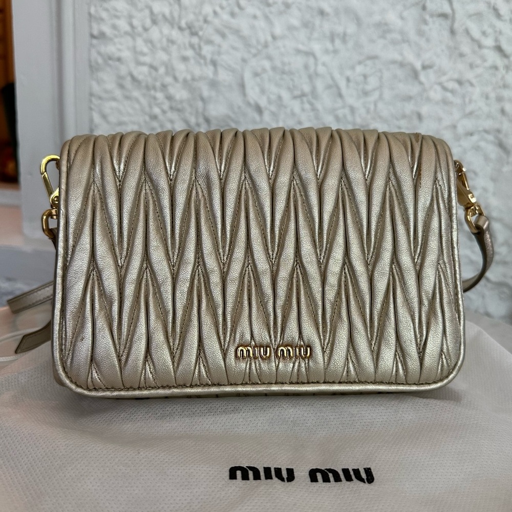 Matelassé Nappa Leather Crossbody Bag in Metallic Gold